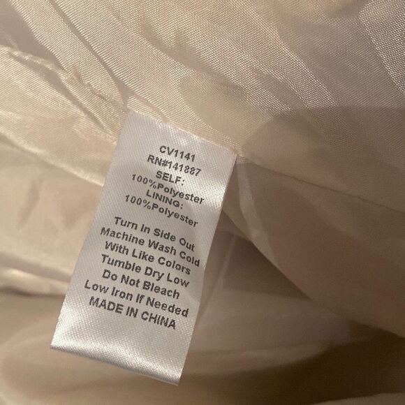 Impeccable Pig Furry Vest - Picture 5 of 7